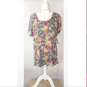 Classic LuLaRoe Tee T. NWT flowers 💐